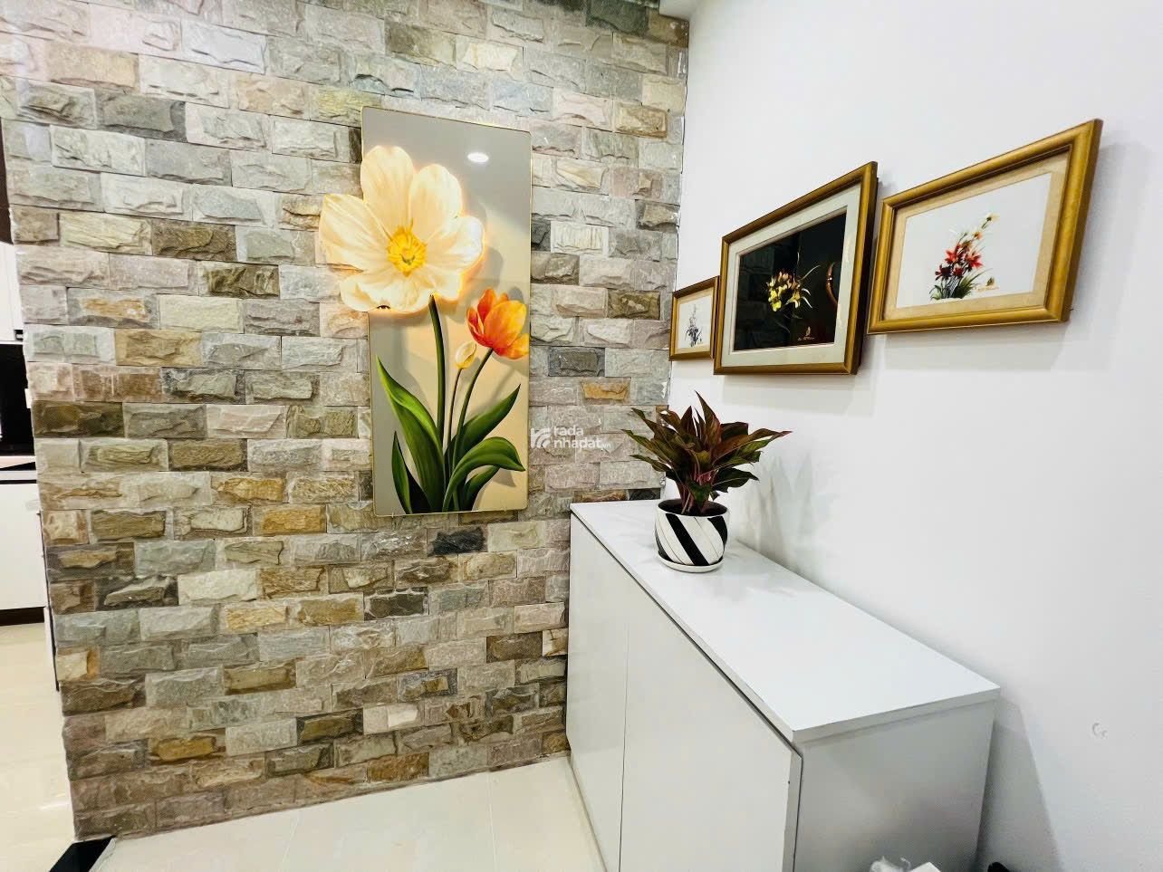 Cần cho thuê nhanh căn hộ sky garden 2, PMH, Q7, DT 71m2, TK 2PN, nhà đẹp, giá chỉ 12 triệu