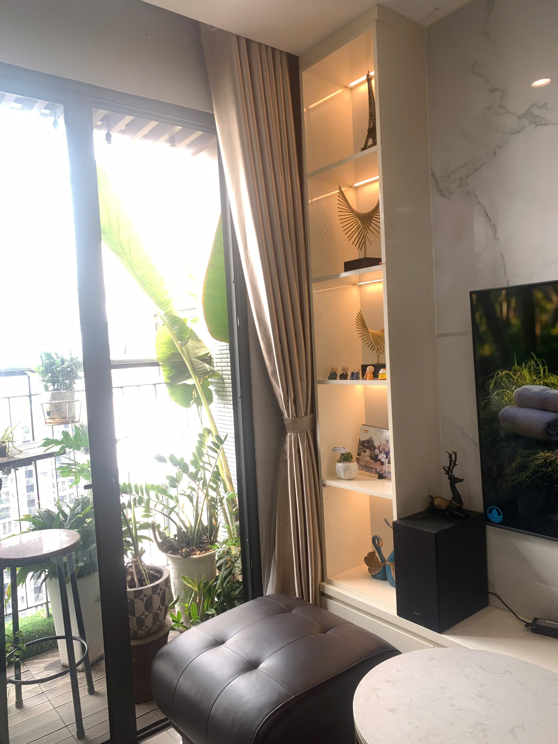 Bán gấp chung cư 2 ngủ Vinhomes Smartcity hơn 3.8 tỷ