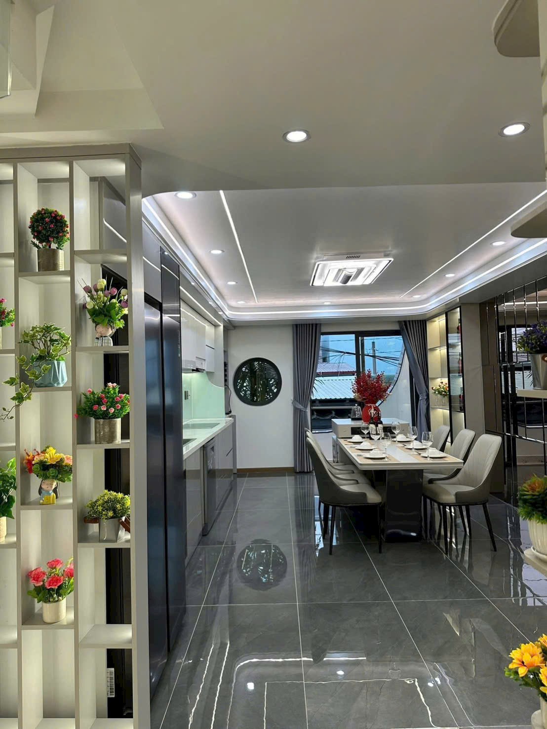 Hạ giá chỉ còn 3 tỷ 450 nhà 49m2 đường Hoàng Hoa Thám, P6, Bình Thạnh.