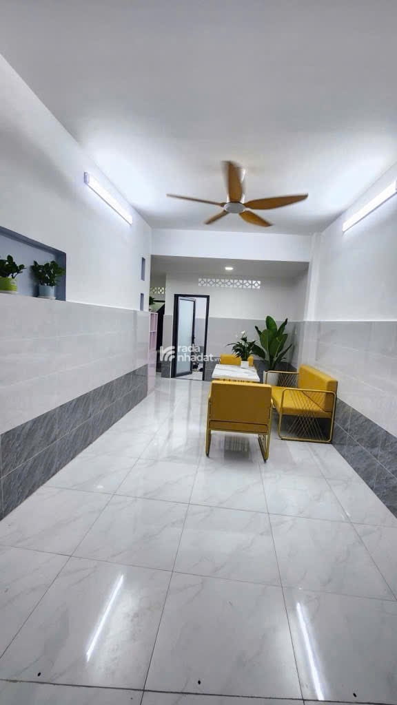 Bán nhà vị trí kinh doanh hẻm ôtô 4M đối diện PMH - 40MV --3PN - Nhỉnh 4T TL