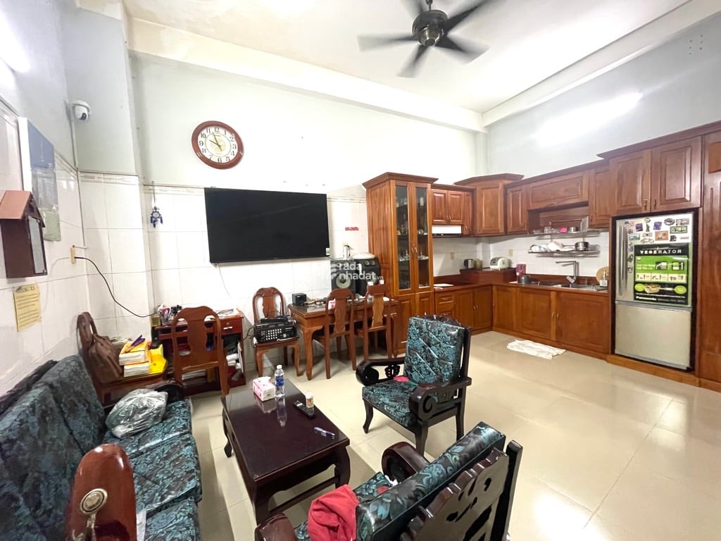 MẶT TIỀN ĐỘI CUNG -P.11- Q.11- DT: 5.4/5.9*11M- 13 TỶ 5