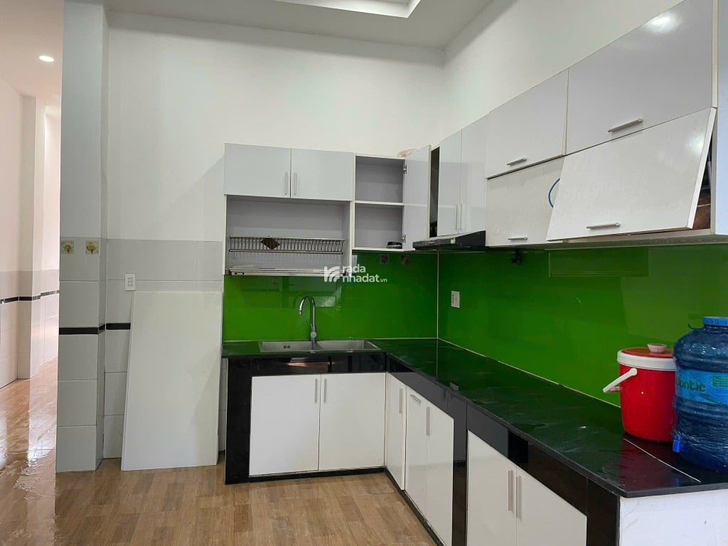 NHÀ ĐẸP Ở NGAY, DÒNG TIỀN HẤP DẪN, GẦN NÚT GIAO GÒ DƯA, 6,2X30; CHỈ 12,8 TỶ.