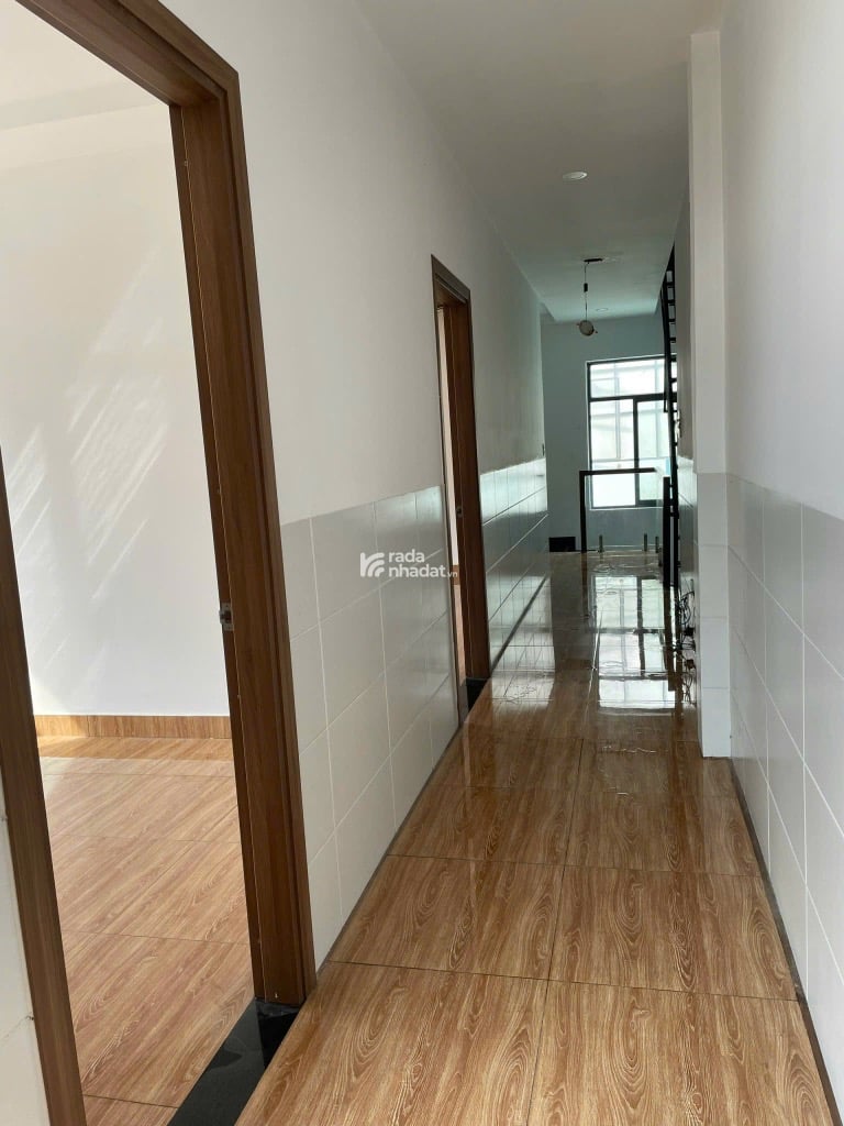 NHÀ ĐẸP Ở NGAY, DÒNG TIỀN HẤP DẪN, GẦN NÚT GIAO GÒ DƯA, 6,2X30; CHỈ 12,8 TỶ.