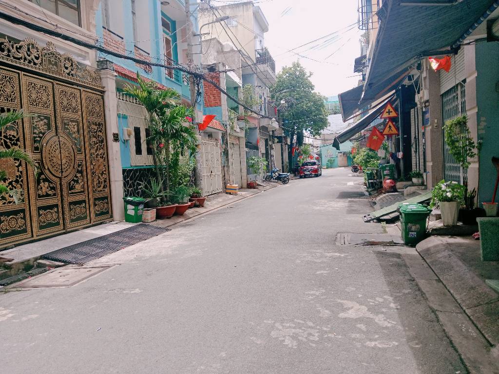 NGANG 5M , ĐƯỜNG NHỰA KHU BÀN CỜ 8M THÔNG,- LÊ THÚC HOACH- SÁT TRƯỞNG GIAOTHÔNG