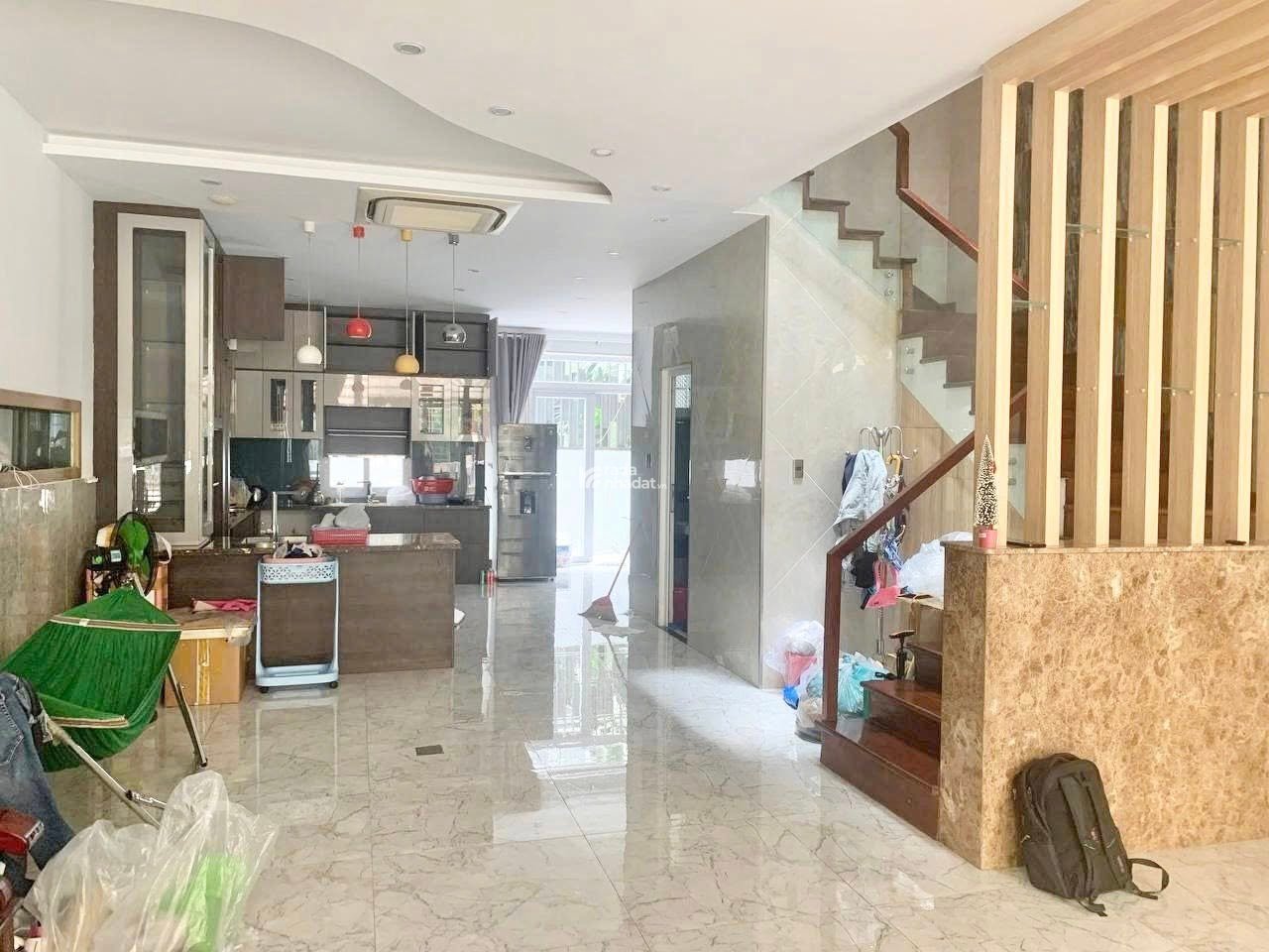 CHO THUÊ BIỆT THỰ SÂN VƯỜN KHU JAMONA HOME RESORT, FUL NỘI THẤT CAO CẤP,SÂN OTO. 