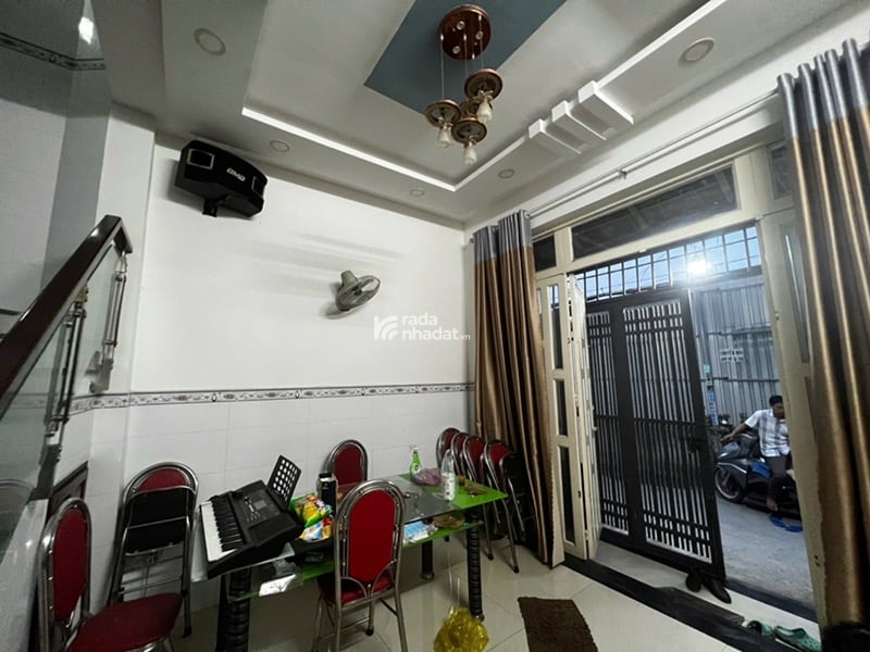BÁN NHÀ HẺM XE HƠI THÔNG, 2 TẦNG GẦN VẠN PHÚC CITY, 4X10,2 NHỈNH 4 TỶ.