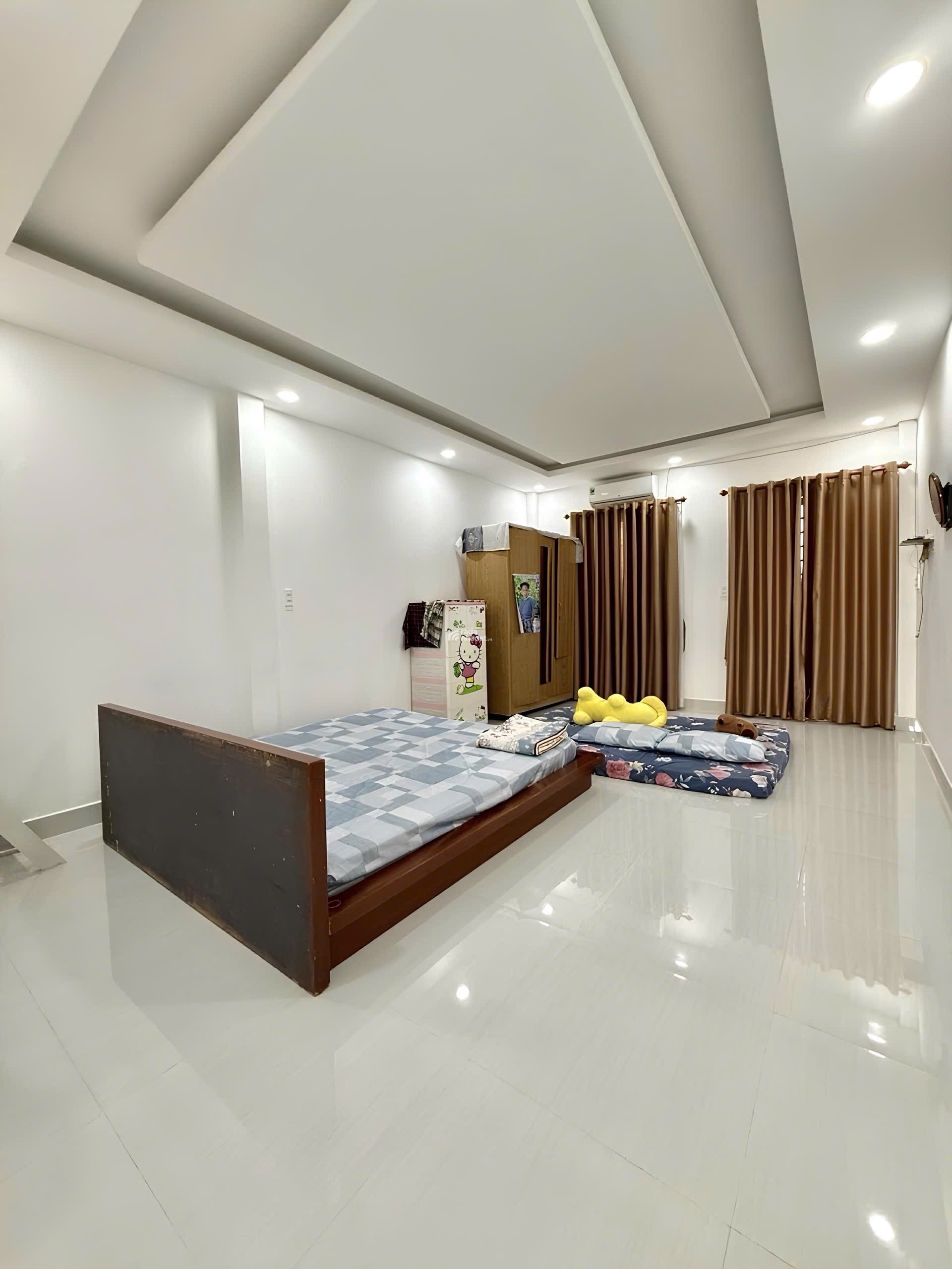 DT: 4x12 (48m2) - Cạnh Nguyễn Sơn - 1 Căn ra Hẻm Xe Hơi - Chỉ 4,x tỷ 