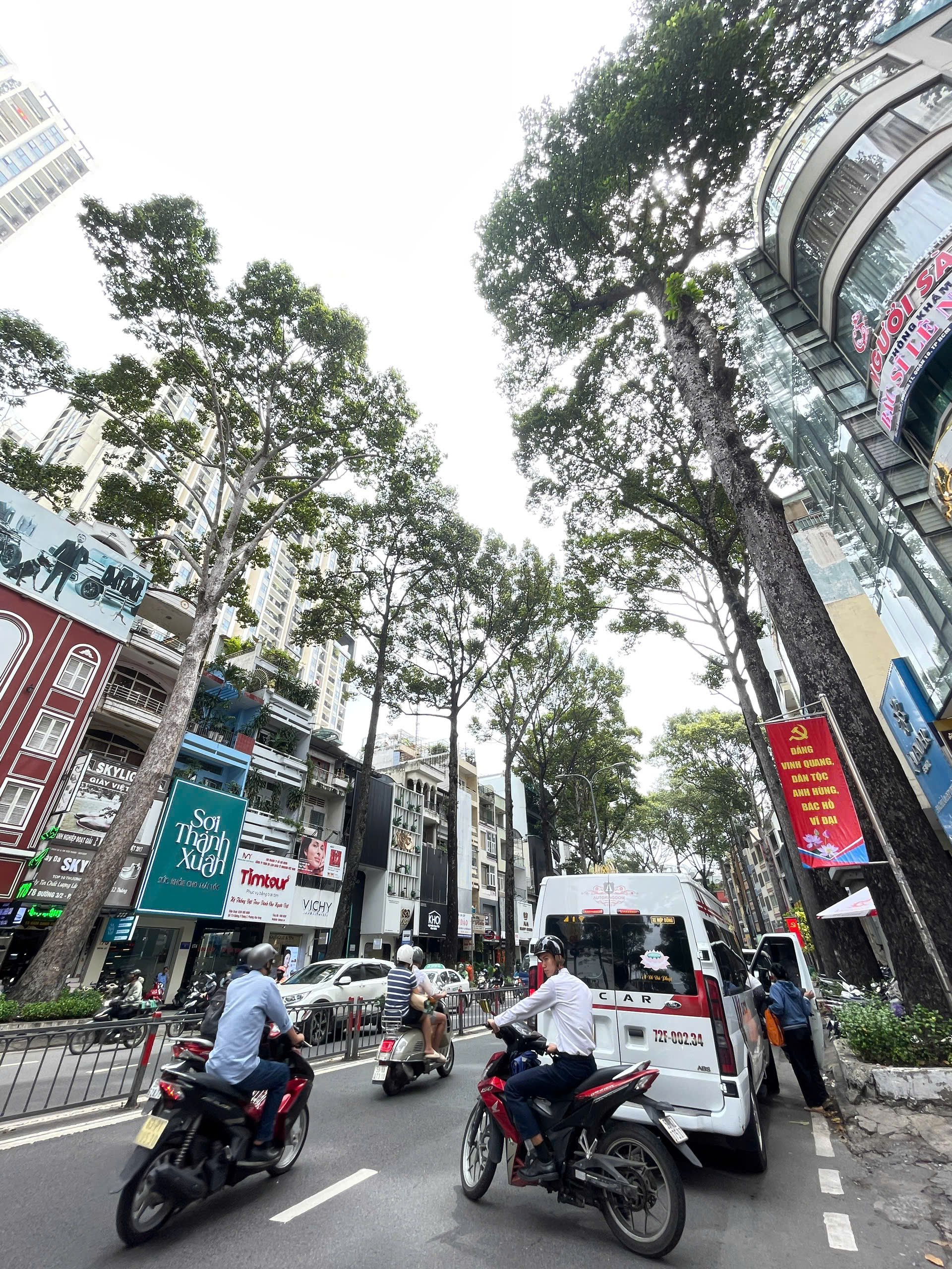 Siêu phẩm mặt tiền kinh doanh đường 3/2 quận 10 (DT 4x15m) 3 lầu HĐT 60tr/tháng