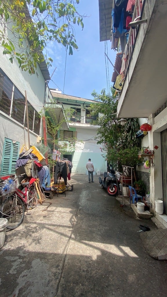 HẺM XE HƠI SÁT NHÀ, LẠC LONG QUÂN, TÂN BÌNH, 36M2 CÓ KC Ở NGAY. GIẢM 250TR CHỈ CÒN 3.34T TL 