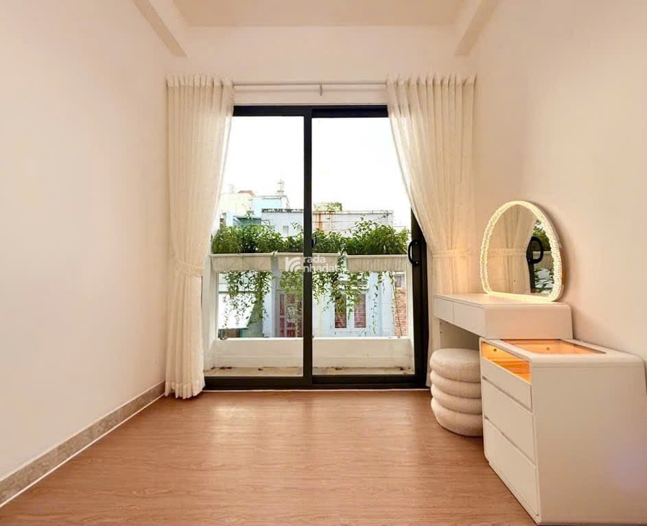 Nhà đẹp gần mặt tiền Ô tô Duy Tân -Quận Phú Nhuận - 120 m2 - 6.2 tỷ