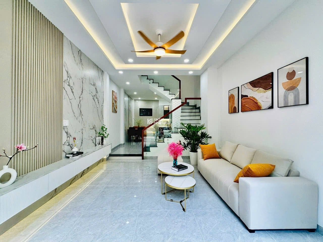 Chính chủ bán nhà 44m2 xây 3 tầng Lạc Long Quân, Tân Bình. Gần chợ Tân Bình. Hẻm 5m. Sổ sẵn
