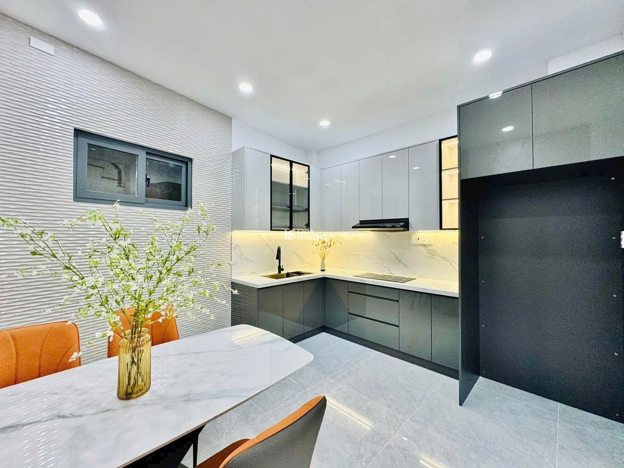 Chính chủ bán nhà 44m2 xây 3 tầng Lạc Long Quân, Tân Bình. Gần chợ Tân Bình. Hẻm 5m. Sổ sẵn
