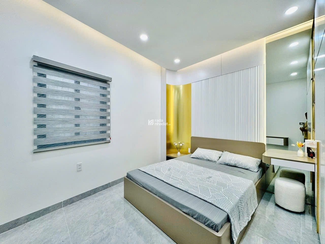 Chính chủ bán nhà 44m2 xây 3 tầng Lạc Long Quân, Tân Bình. Gần chợ Tân Bình. Hẻm 5m. Sổ sẵn
