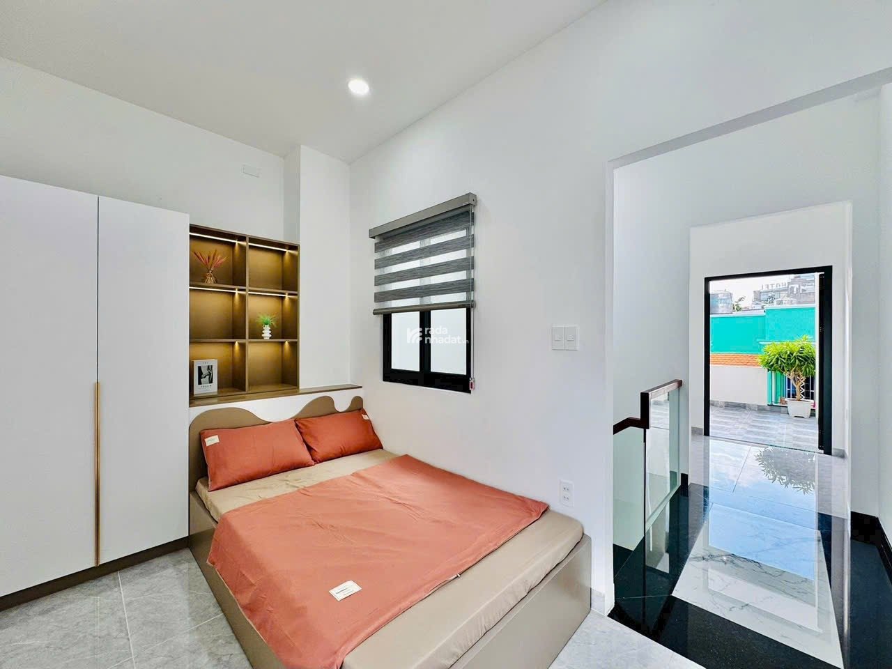 Chính chủ bán nhà 44m2 xây 3 tầng Lạc Long Quân, Tân Bình. Gần chợ Tân Bình. Hẻm 5m. Sổ sẵn
