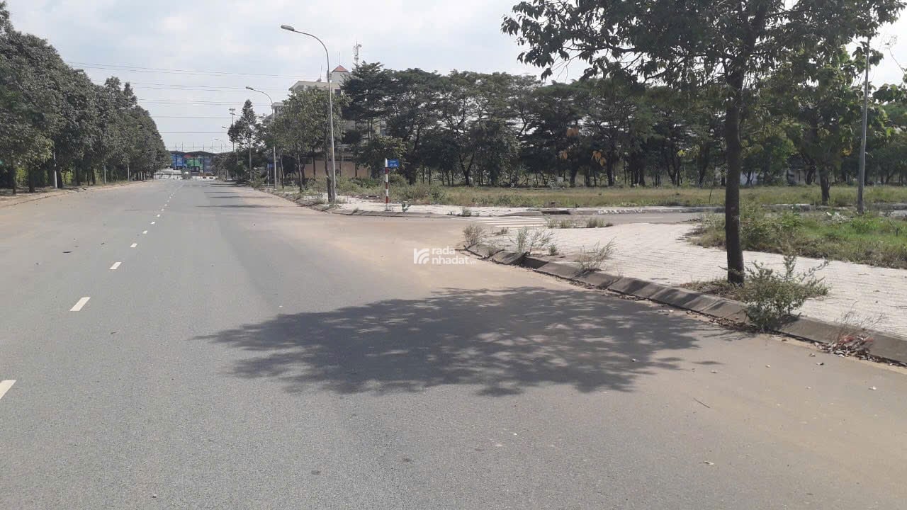 Bán ngộp lô 100m2 khu tái định cư Cát Lái giá chỉ 3 tỷ 790, SHR