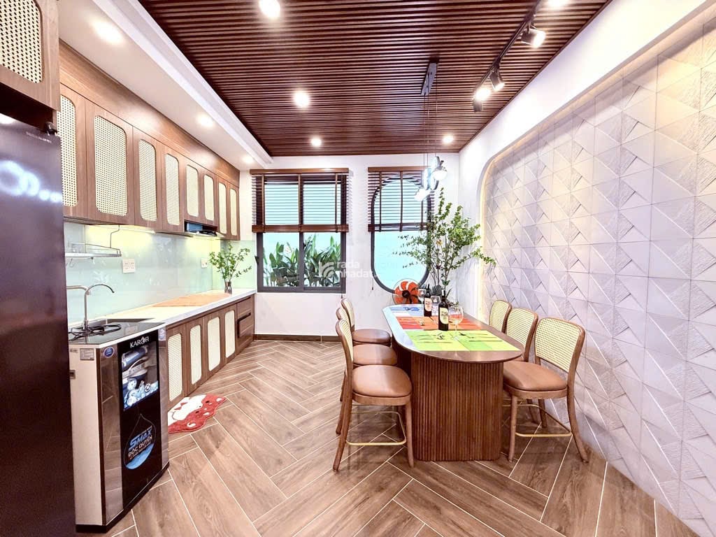 Nhà đẹp mới xây 100%  Xe hơi vào nhà  Phạm Văn Chiêu  P9  Gò Vấp  5 tầng  Giá 9.9tỷ