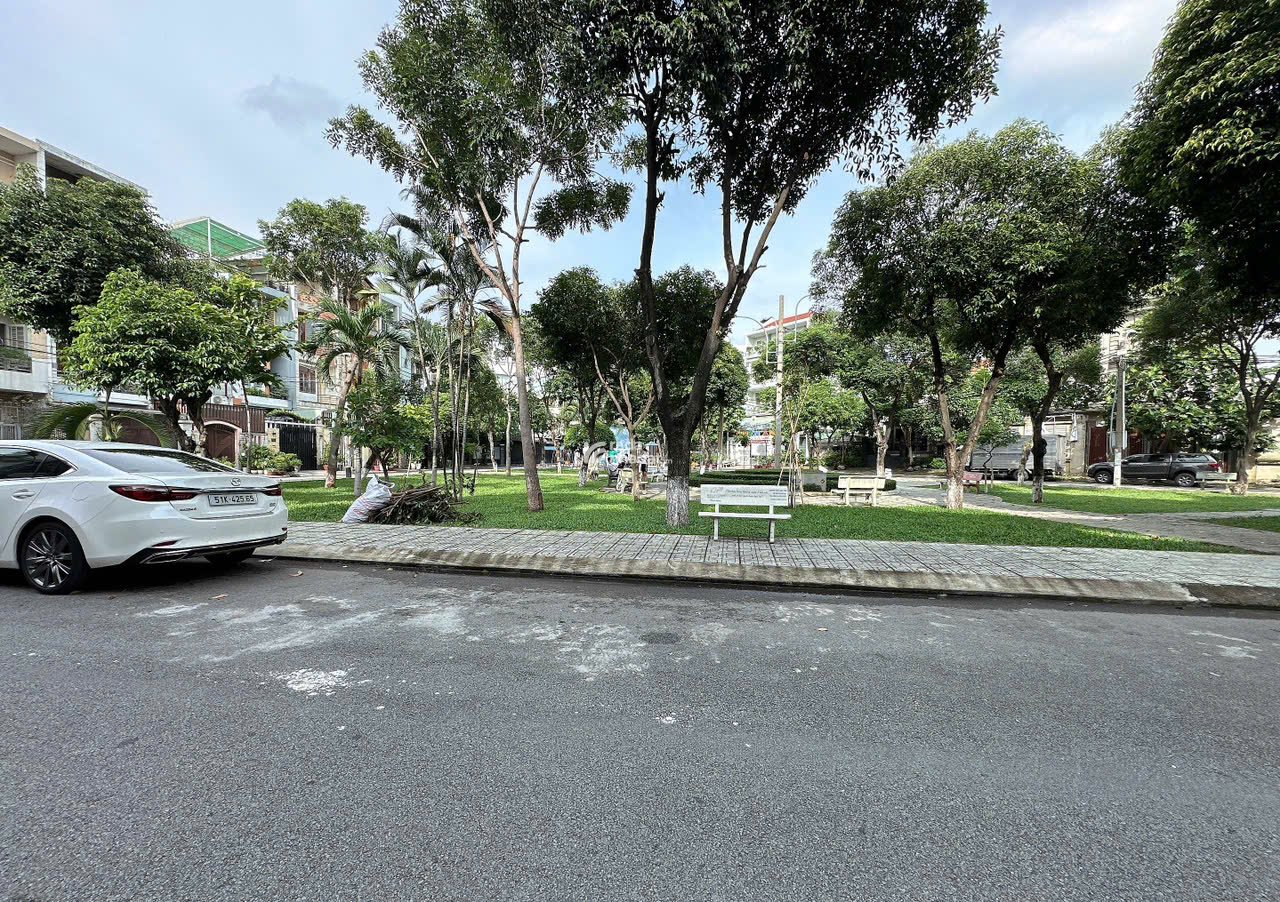 NGỘP BANK gấp bán nhà hẻm 102 Lê Văn Thọ 79m2 nở hậu 5.7m 4 lầu sát CV Làng Hoa chỉ 9 tỷ. 