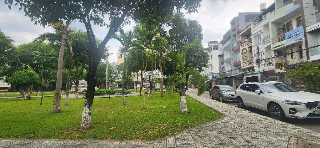 NGỘP BANK gấp bán nhà hẻm 102 Lê Văn Thọ 79m2 nở hậu 5.7m 4 lầu sát CV Làng Hoa chỉ 9 tỷ. 