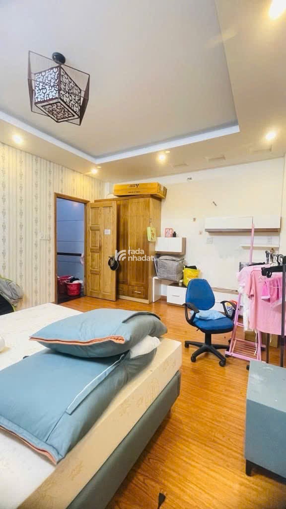 NGỘP BANK gấp bán nhà hẻm 102 Lê Văn Thọ 79m2 nở hậu 5.7m 4 lầu sát CV Làng Hoa chỉ 9 tỷ. 