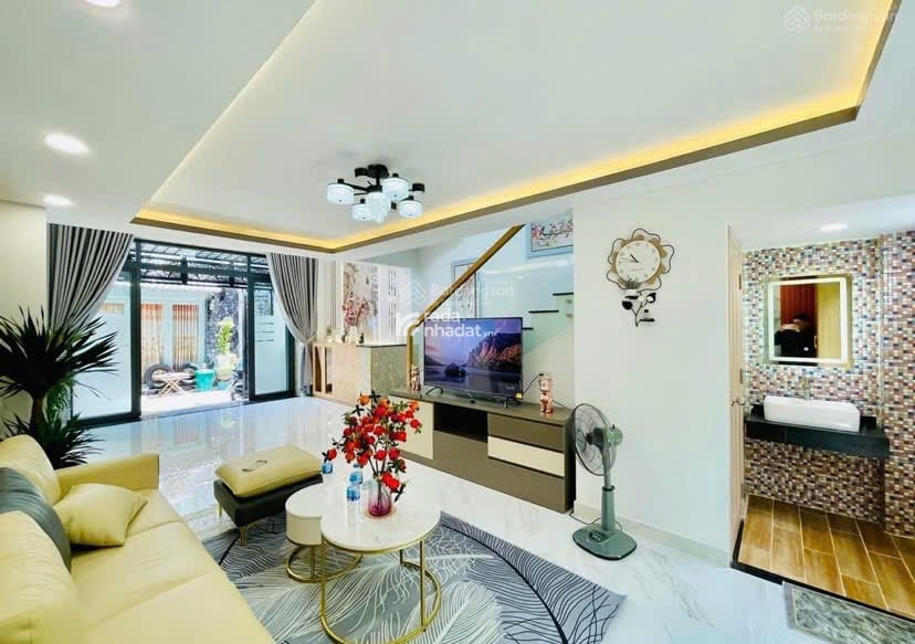 CHÚ Vinh bán Nhà đẹp Rẻ 48,8m2 3 tỷ 550tr đường Đoàn Thị Điểm P1 Phú Nhuận HCM