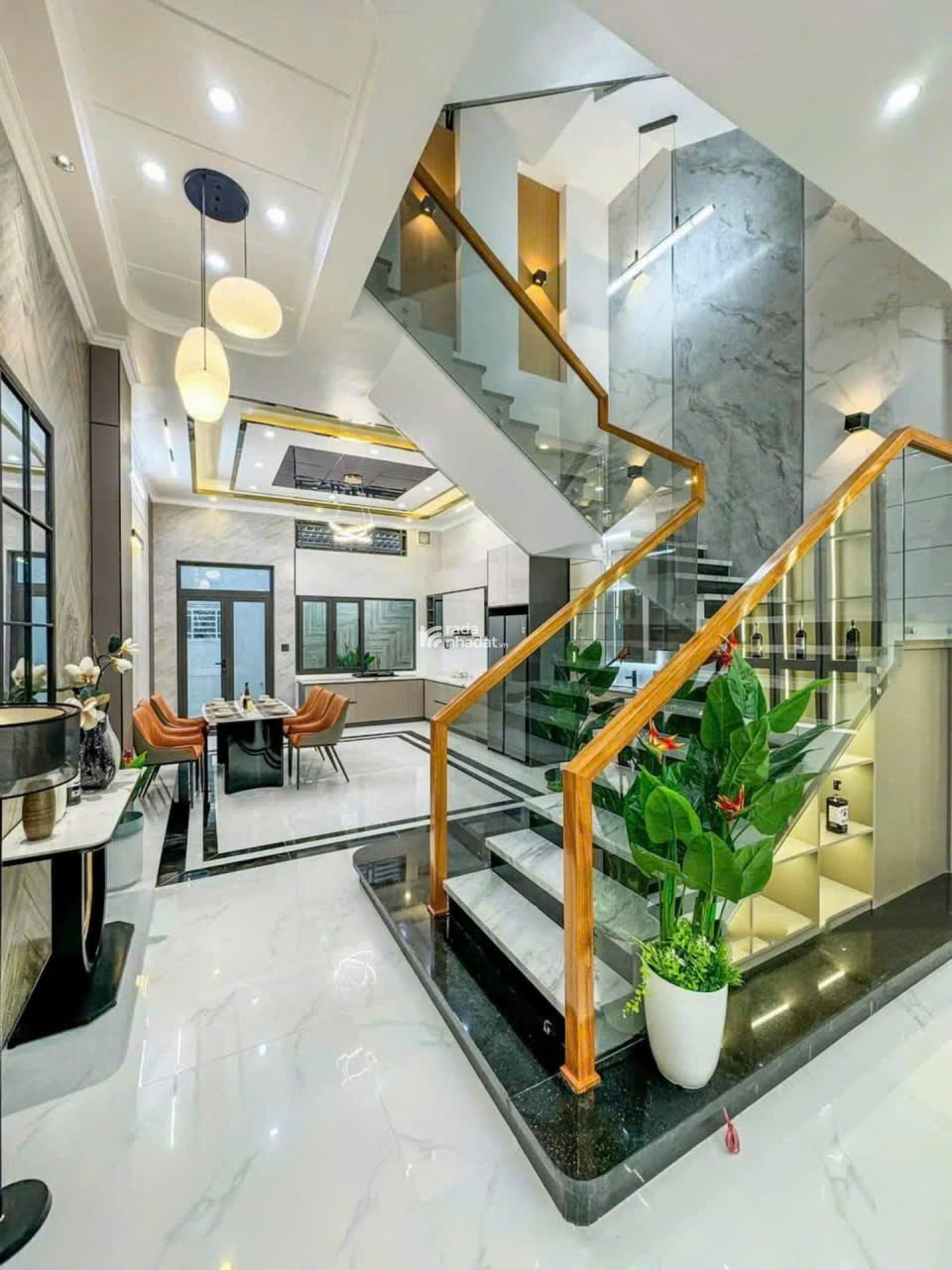 NHÀ 2 LẦU DT 260M GẦN BỆN VIỆN HOÀNG MỸ BINH DƯƠNG