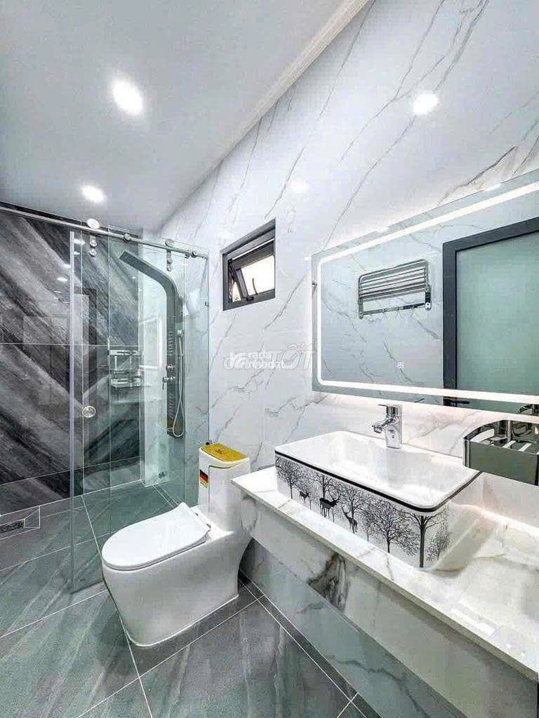 NHÀ 2 LẦU DT 260M GẦN BỆN VIỆN HOÀNG MỸ BINH DƯƠNG