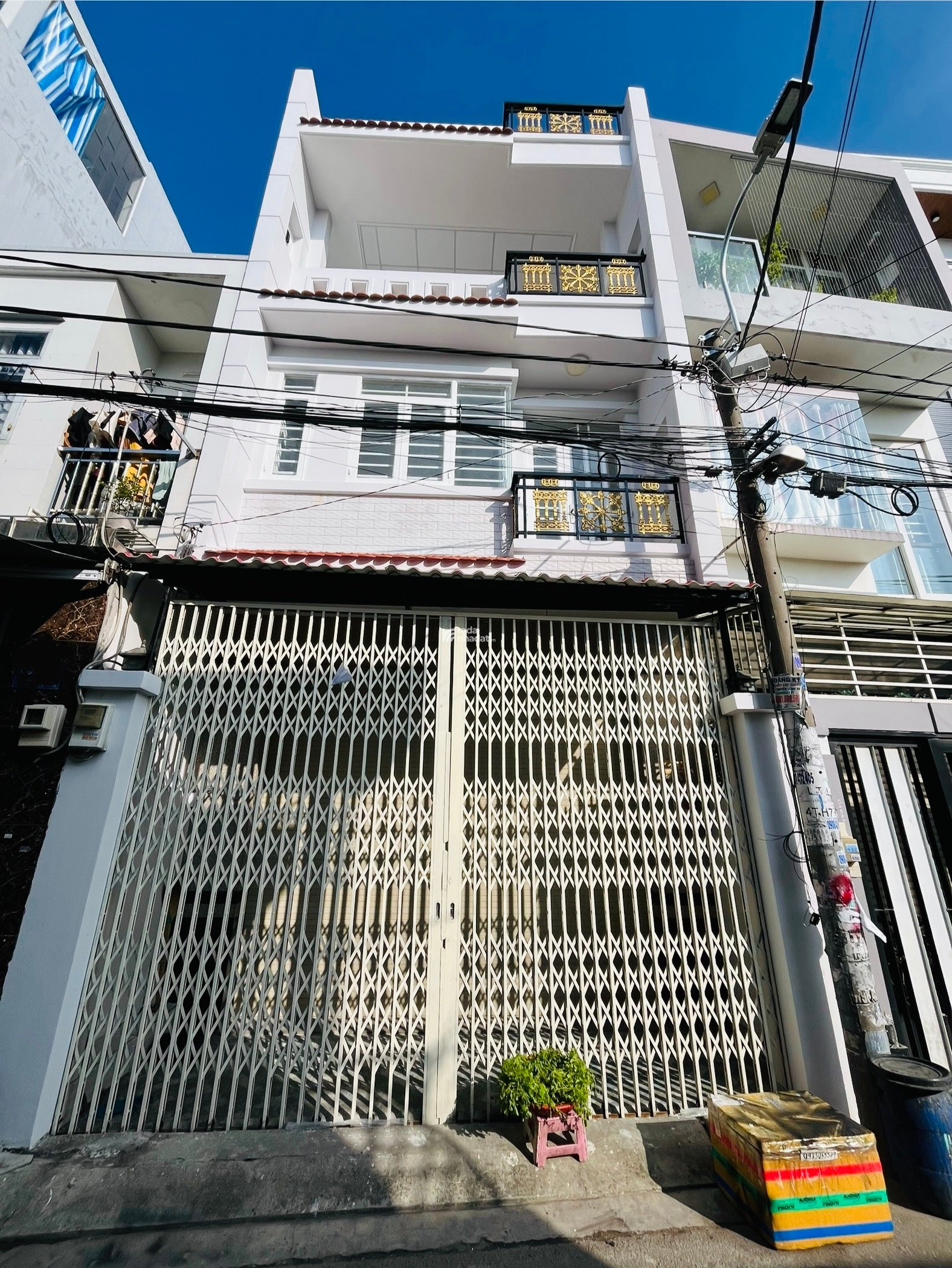 Bán nhà 3 tầng, đường Tây Lân - Hương Lộ 2, DT 5X14, 5PN, hẻm xe hơi, ko lộ giới.
