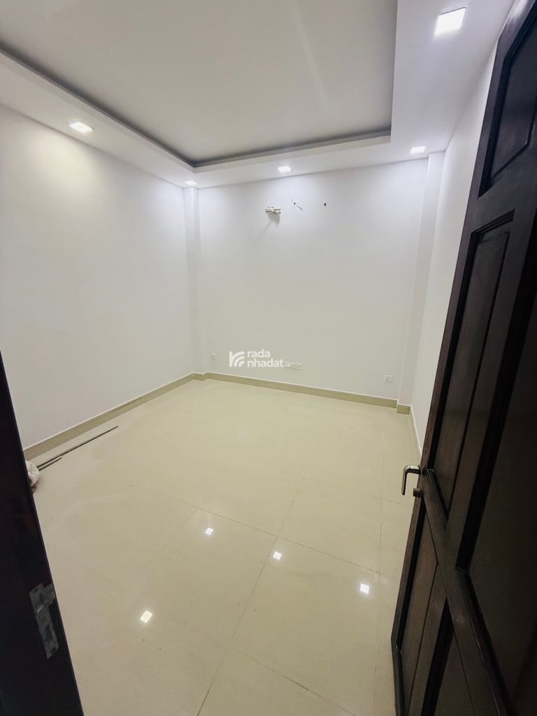 Bán nhà 3 tầng, đường Tây Lân - Hương Lộ 2, DT 5X14, 5PN, hẻm xe hơi, ko lộ giới.