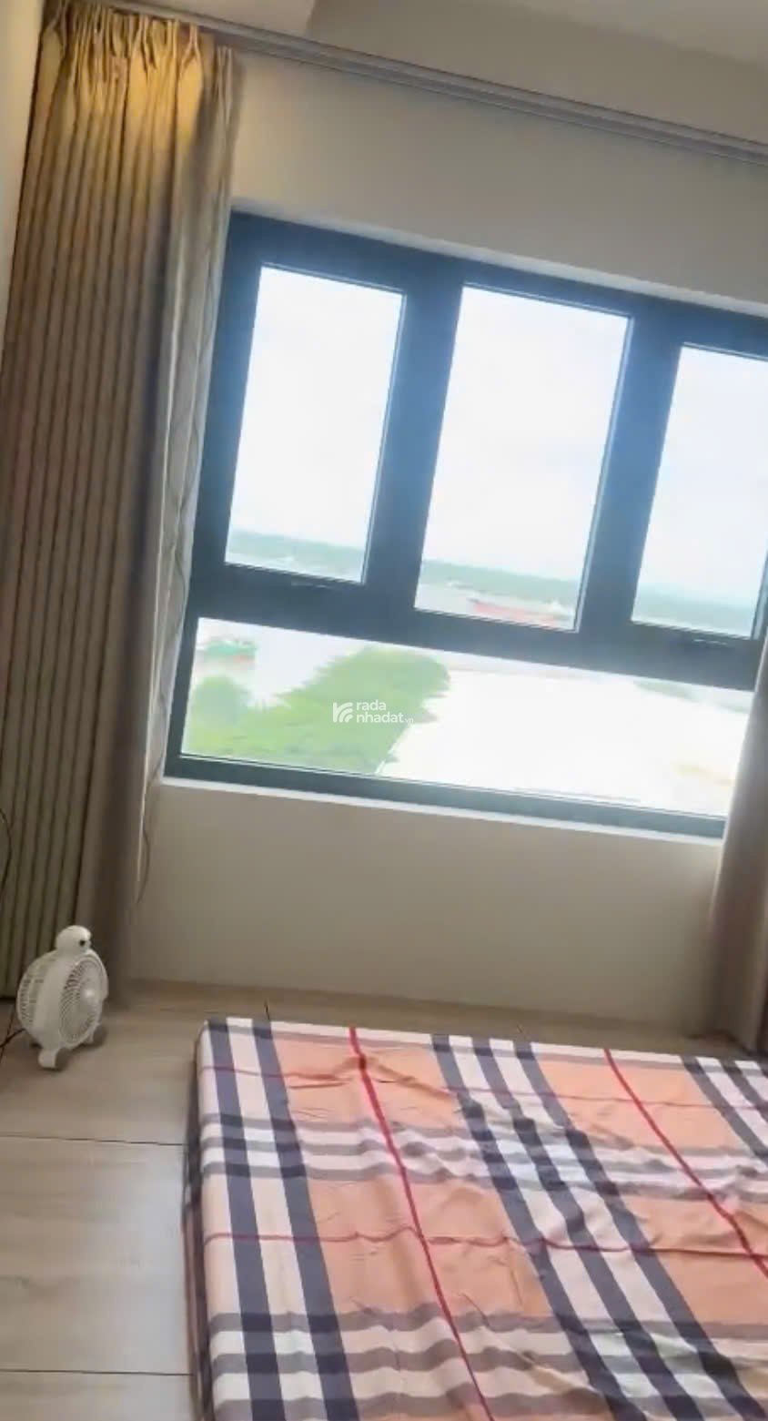 86m2 - Giá 5.4 tỷ thuế phí, 3PN2WC tặng nội thất tầng 24, Q7 Riverside