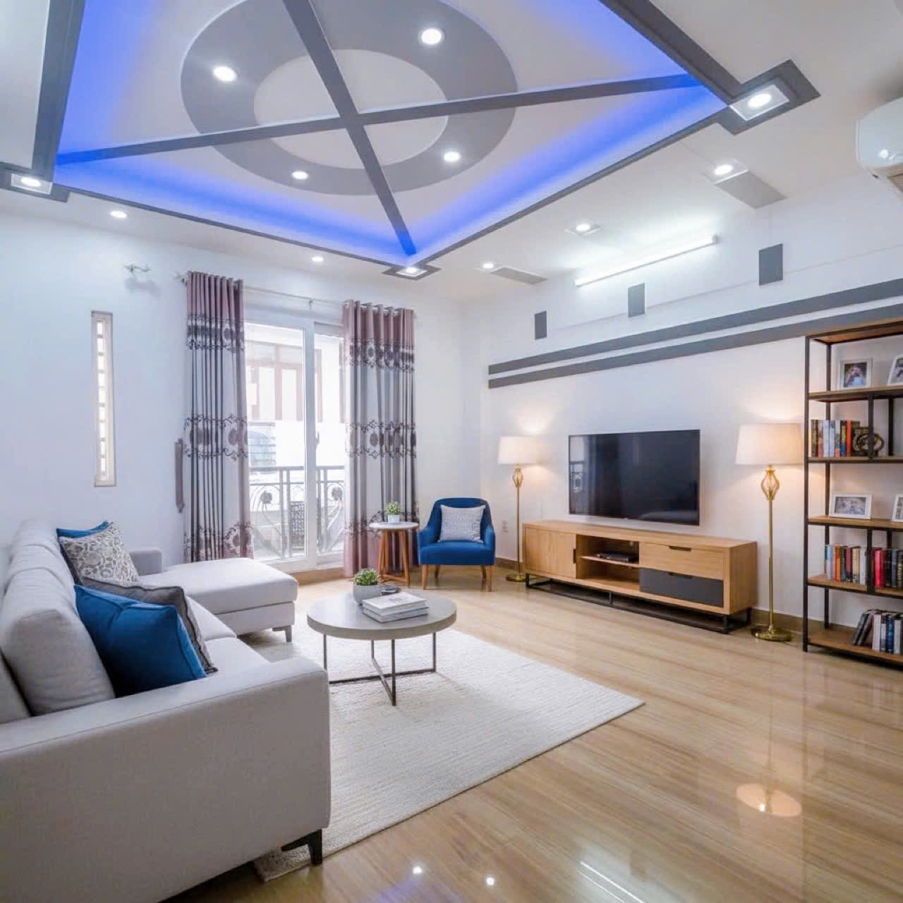 Bán nhà hẻm Ô tô Huỳnh Văn Bánh , QUẬN PHÚ NHUẬN , 5 x 7.6m (38 m2) - 8.95 tỷ