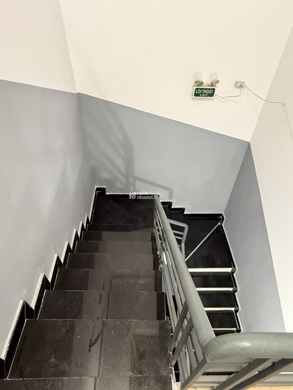 Bán nhà đẹp đường 12m (đường số 5) phường tân tạo