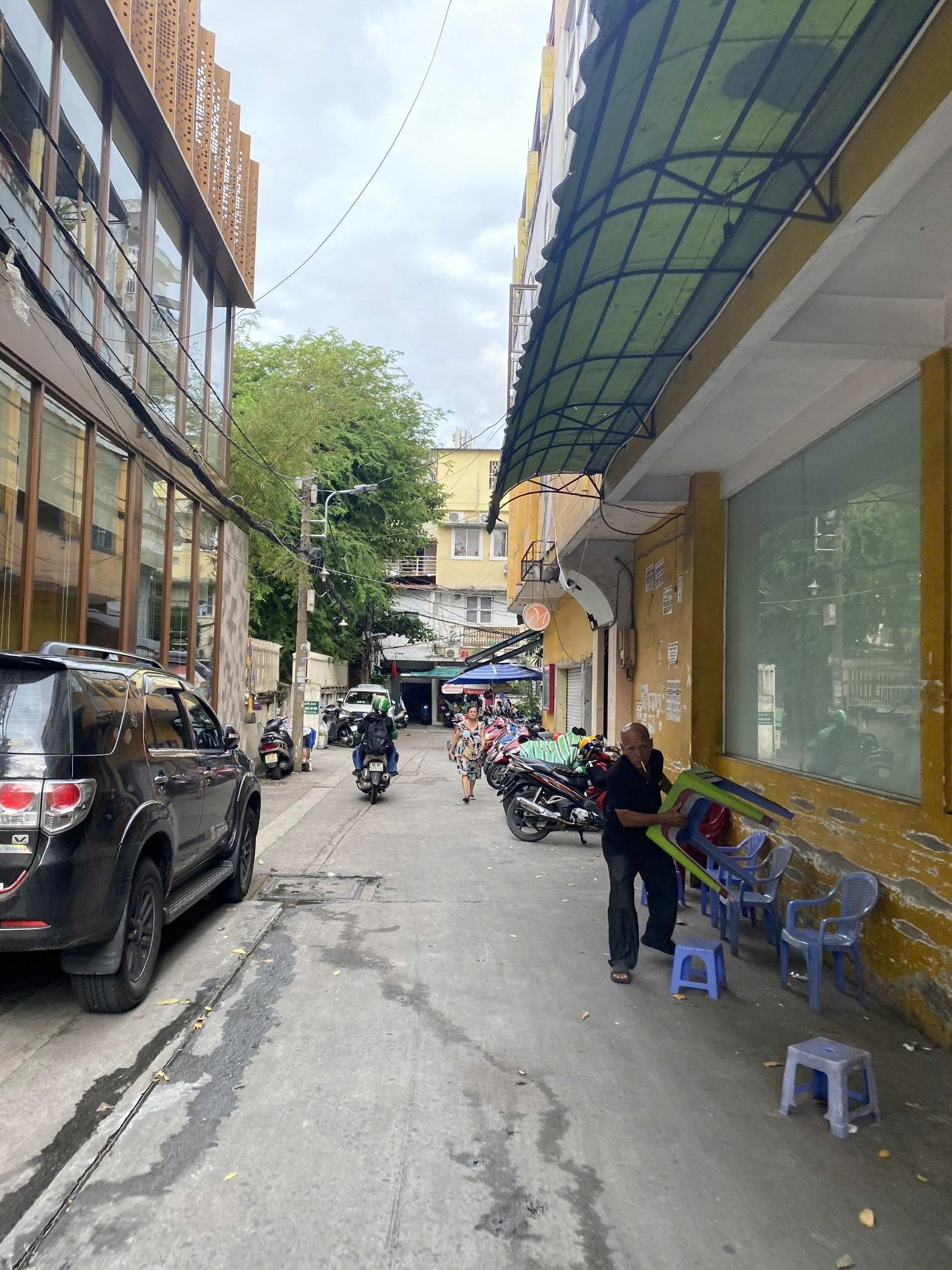 BÁN NHÀ HXH NGUYỄN TRÃI QUẬN 1 -11.9 tỷ - 5 tầng , 4x10m