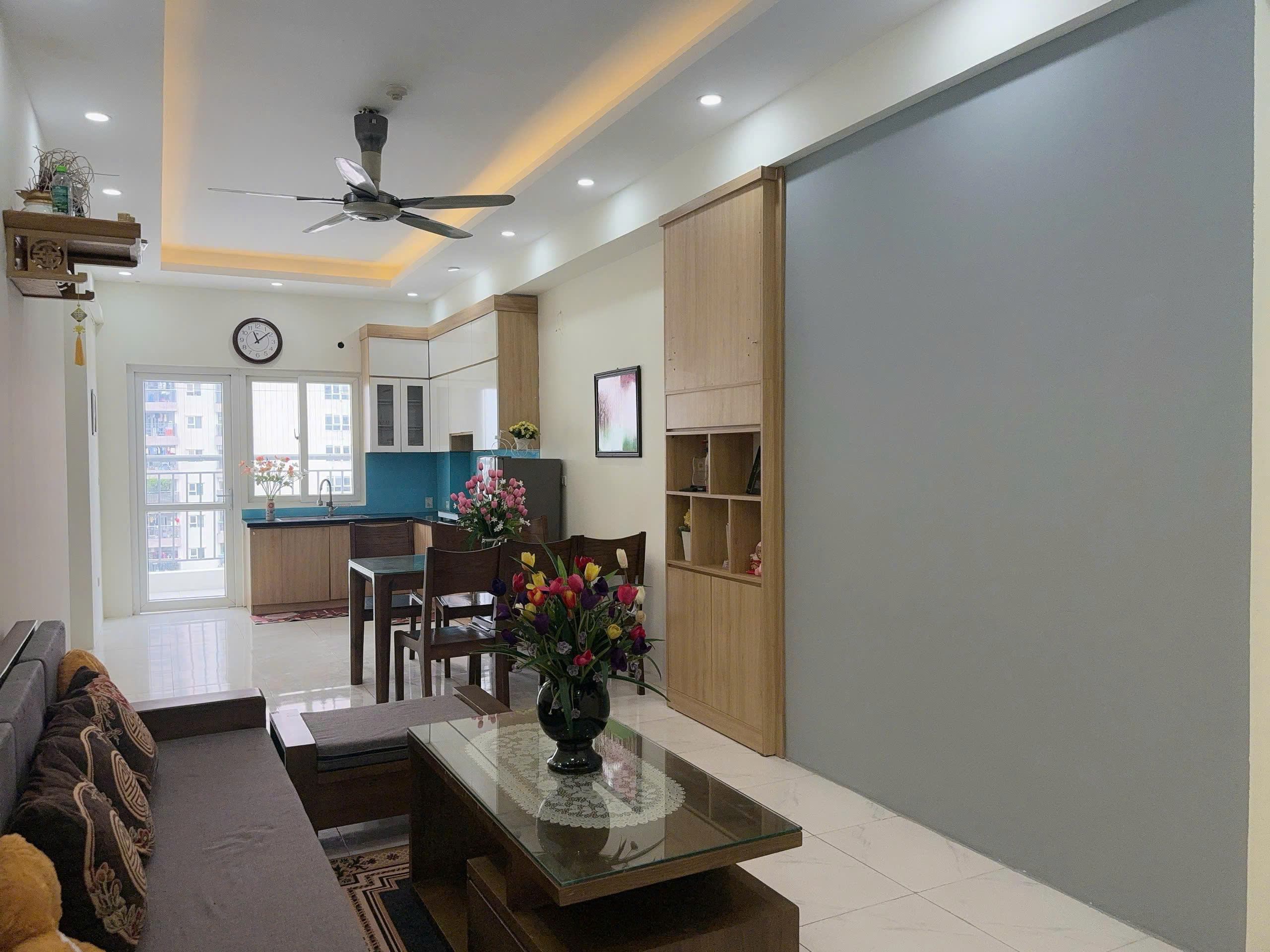 Bán căn hộ 68.5m2 tầng trung đẹp mặt đường chung cư Thanh Hà Cienco5 -Giá 2.7 Tỷ