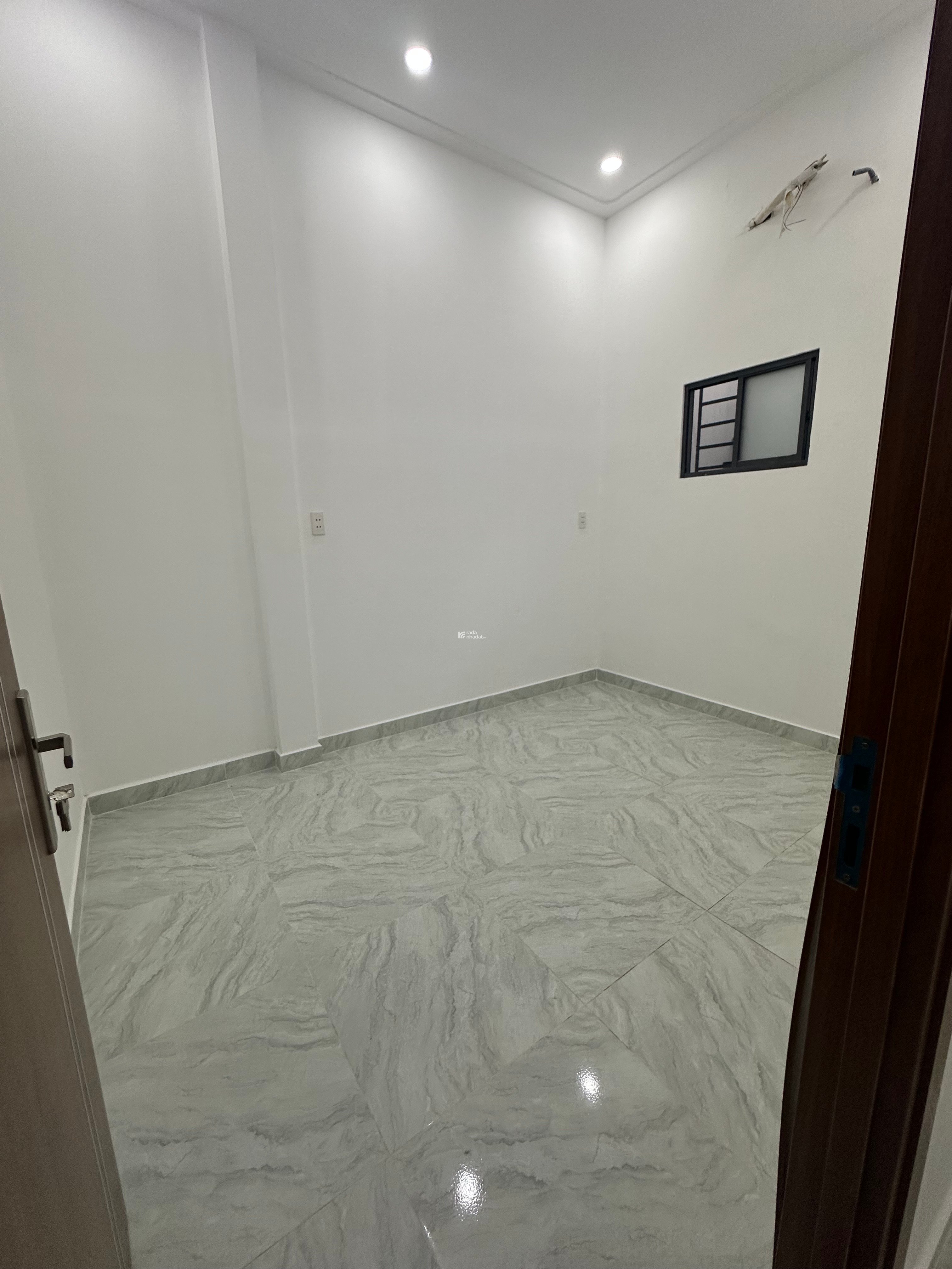 NHÀ MỚI NHÀ ĐẸP - HẺM XE HƠI - NHỈNH 5 TỶ -TÂN PHÚ