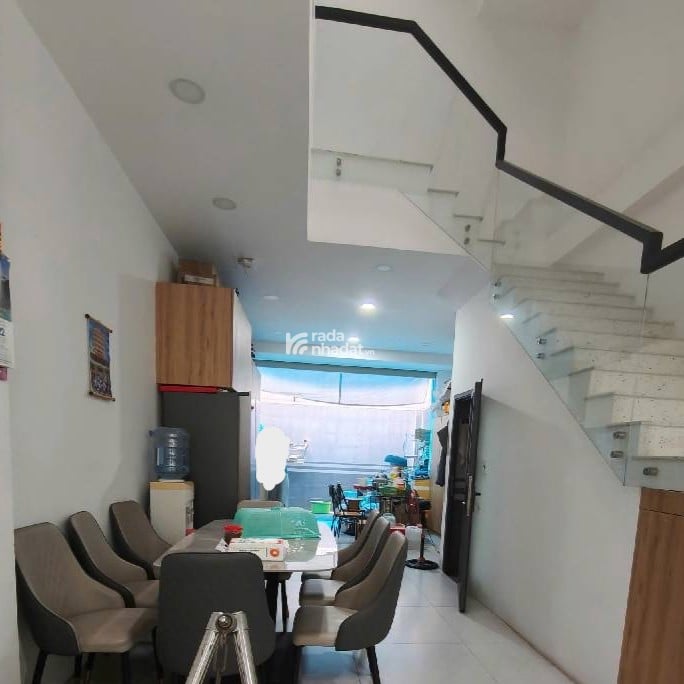 Nhà 3 Tầng BTCT 77m2 ngang 4m, 4PN sổ riêng, Gần ĐH Công Thương Q.Tân Phú, TC 6 tỷ TL.79.34