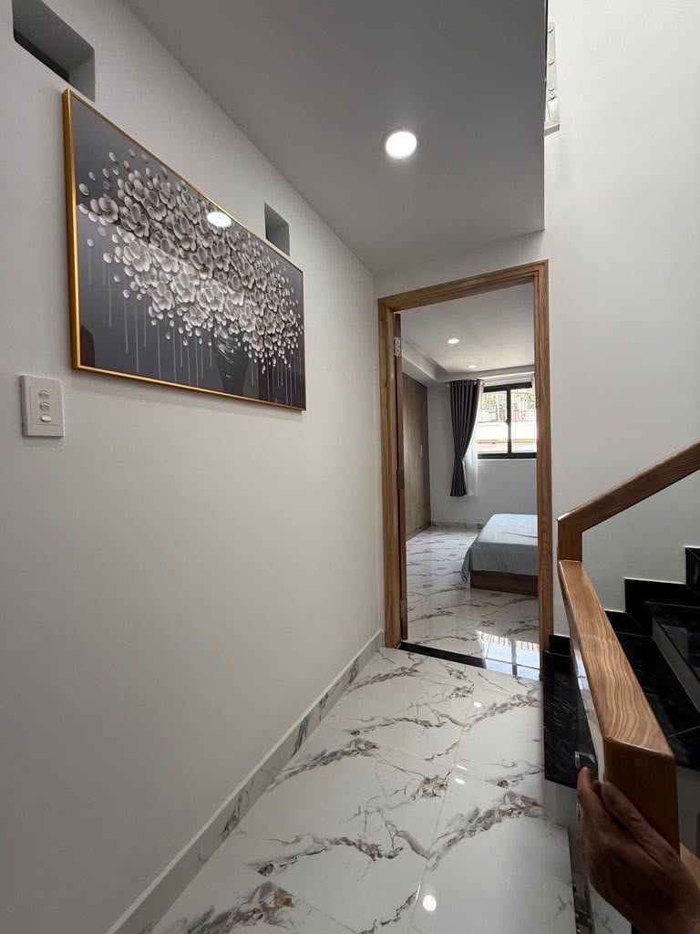 Nhà đẹp hẻm xe hơi , 5 tầng đường Hoàng Hoa Thám - Bình Thạnh , đầy đủ nội thất