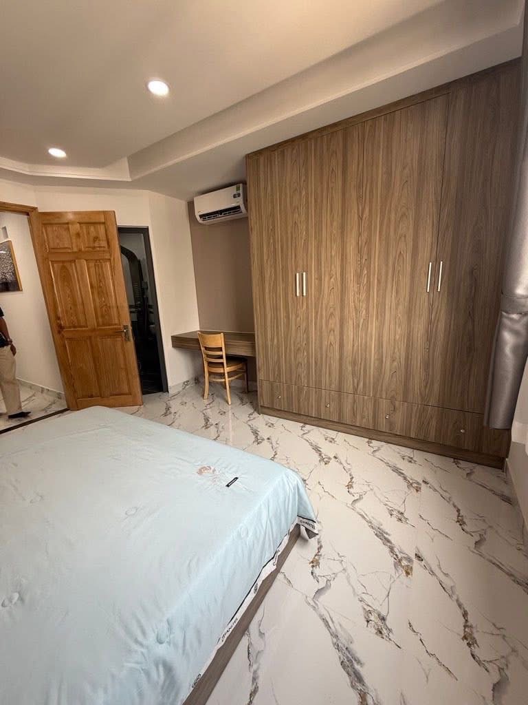 Nhà đẹp hẻm xe hơi , 5 tầng đường Hoàng Hoa Thám - Bình Thạnh , đầy đủ nội thất