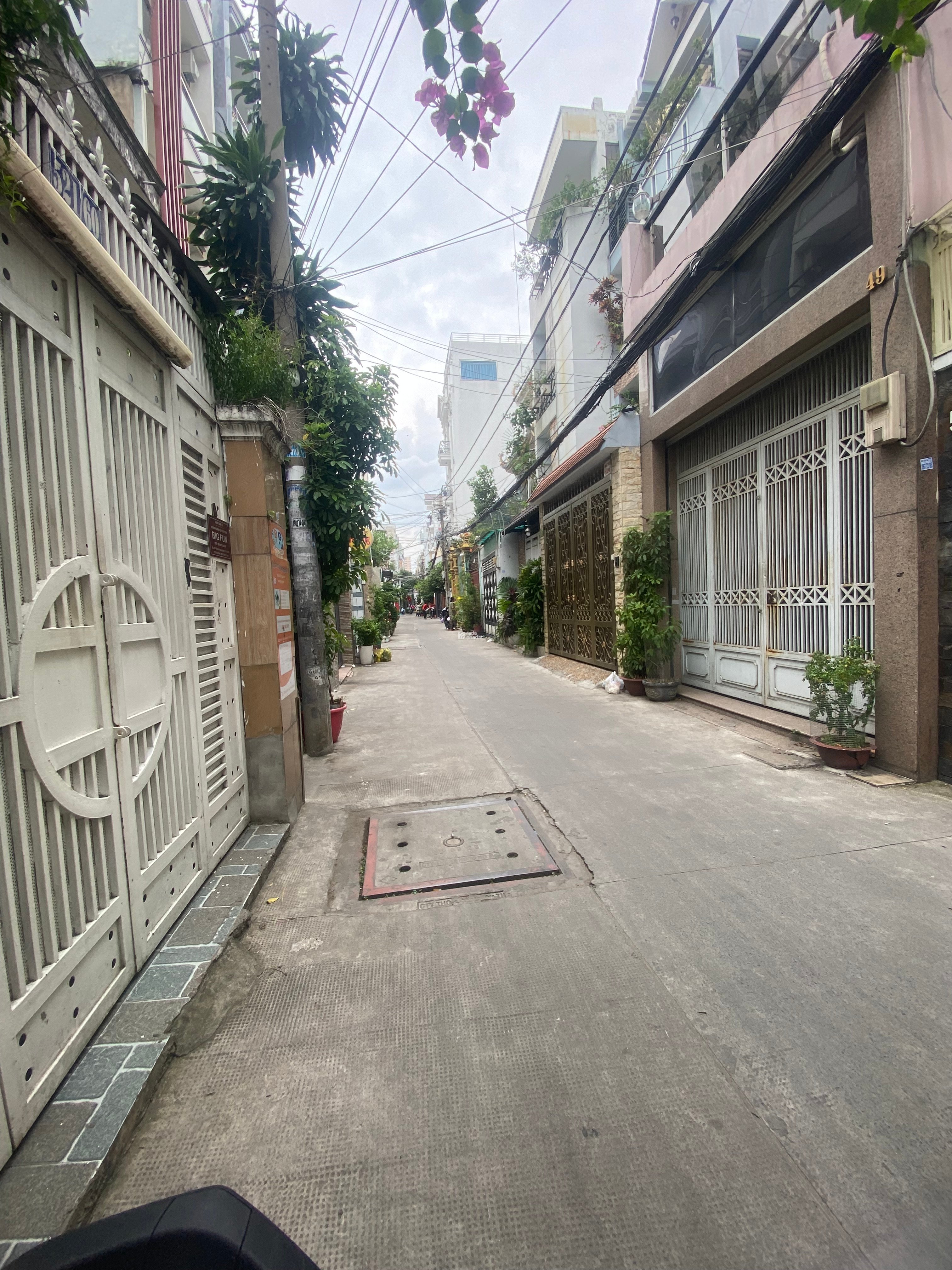 Bán nhà đường Cách Mạng Tháng 8- Quận 10