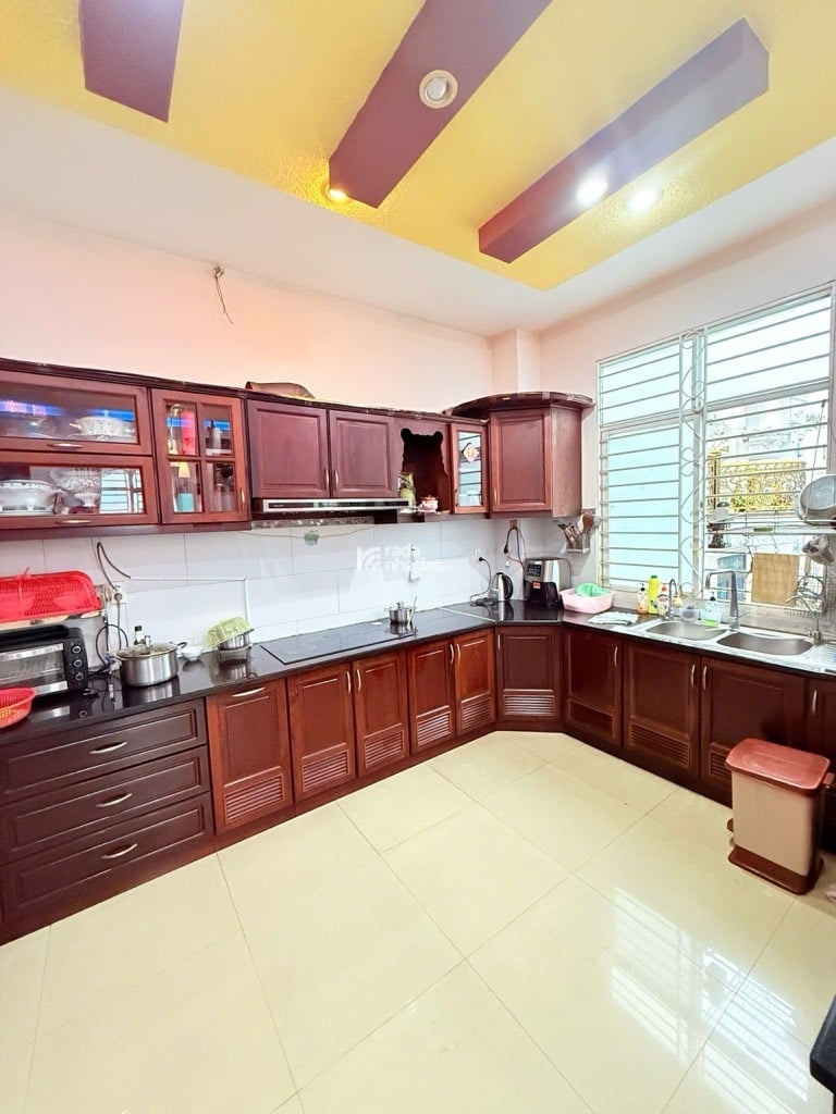 BÁN NHÀ TỈNH LỘ 10 88M2 4 TẦNG 8.X TỶ HẺM XE HƠI THÔNG KẾ AEON MALL TÊN LỬA 
