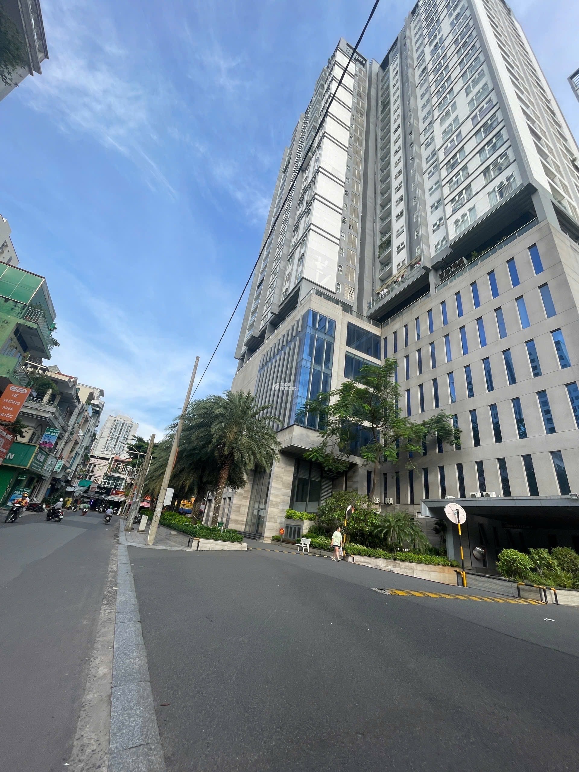 Bán Gấp nhà 286/55 Lý Thường Kiệt.DT:4x16m,CN:64m,KC:5T. HĐT:30tr/th. Giá 20tỷ
