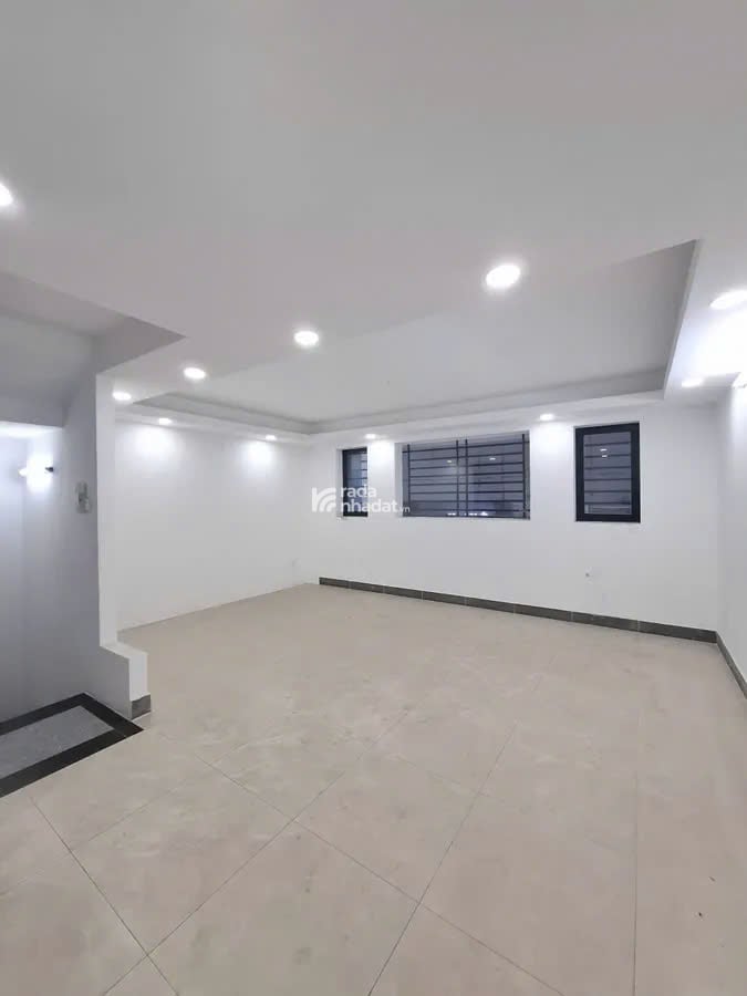 MT Lê Sát, 4 tầng mới, ngang 5.3m, Ở và KD đỉnh, giá 8.35 tỷ TL