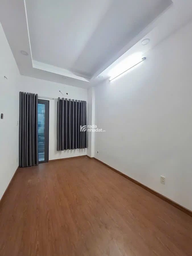 MT Lê Sát, 4 tầng mới, ngang 5.3m, Ở và KD đỉnh, giá 8.35 tỷ TL