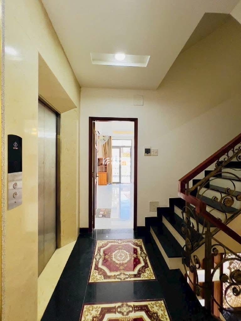 NHÀ 5 TẦNG, THANG MÁY - NGANG 5.5M - ĐƯỜNG 8M - KDBB, XE HƠI THÔNG - GIÁ 13.1 TỶ TL.