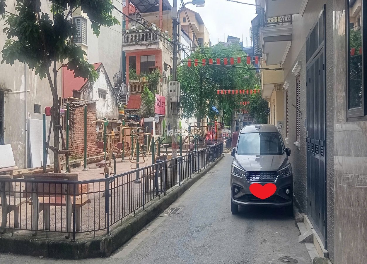 CẦU GIẤY - 60M2 - SỔ VUÔNG - NỞ HẬU - Ô TÔ 5 TẠ GHÉ CỬA - 12.5 TỶ