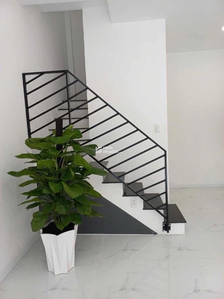 CẦN BÁN NHÀ KHU VIP DÂN TRÍ TÂN PHÚ - ĐƯỜNG TRƯỚC NHÀ 6M- GẦN TRƯỜNG THPT TRẦN PHÚ 