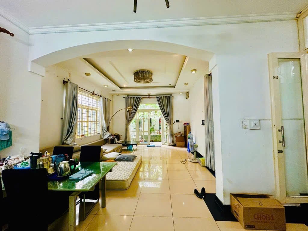 Biệt Thự Hẻm Xe Hơi Gần Mặt Tiền P7 Bình Thạnh - Diện Tích Khủng 15x17 - 11PN 8WC Rộng Thoáng