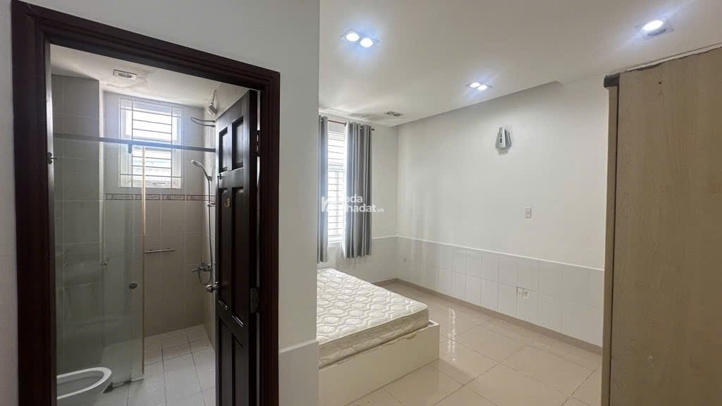 Biệt Thự Hẻm Xe Hơi Gần Mặt Tiền P7 Bình Thạnh - Diện Tích Khủng 15x17 - 11PN 8WC Rộng Thoáng