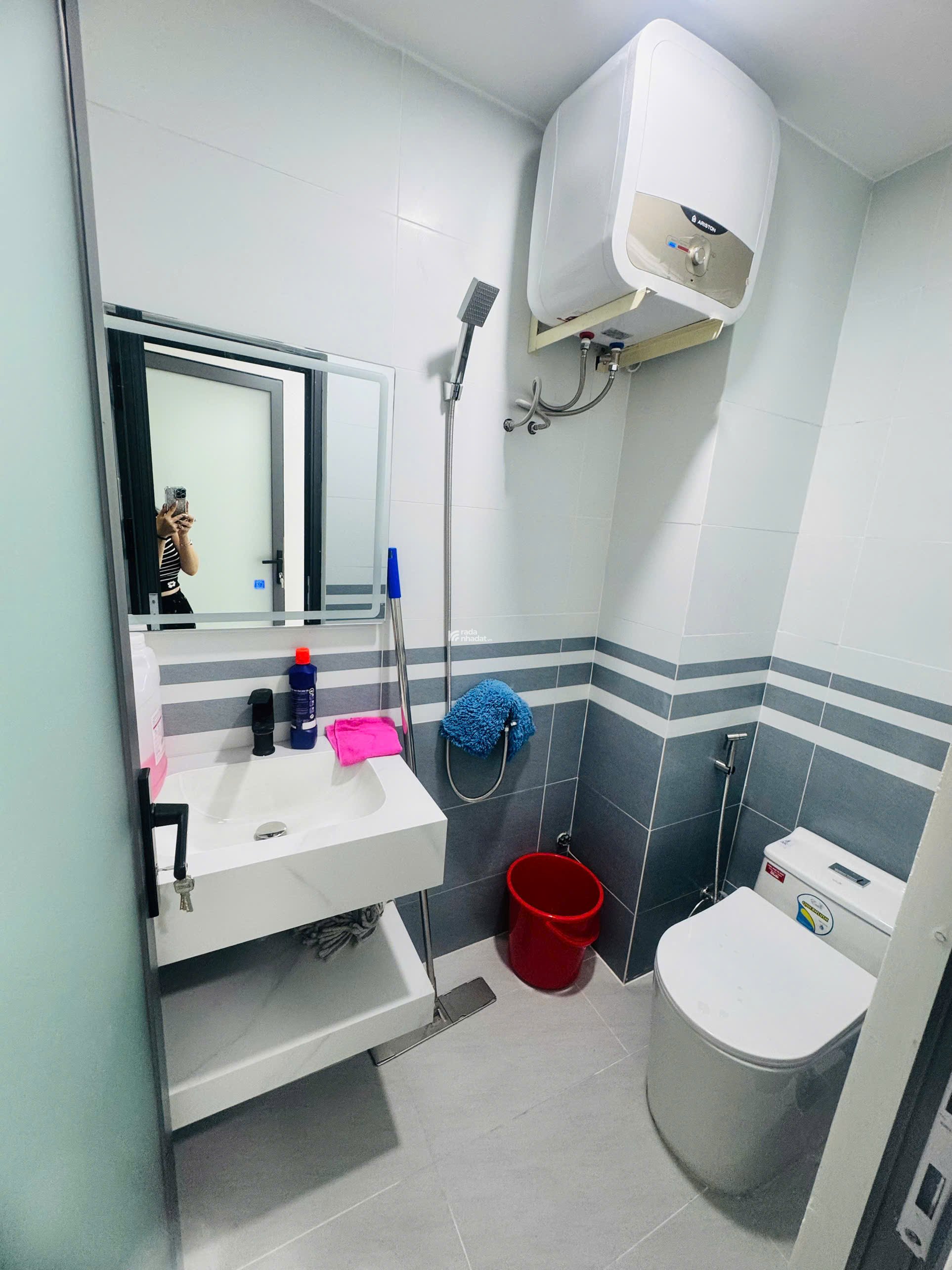 Bán nhà mặt tiền đường Nhật Tảo Quận 10 dt( 3 x 13m) giá 10.8 tỷ