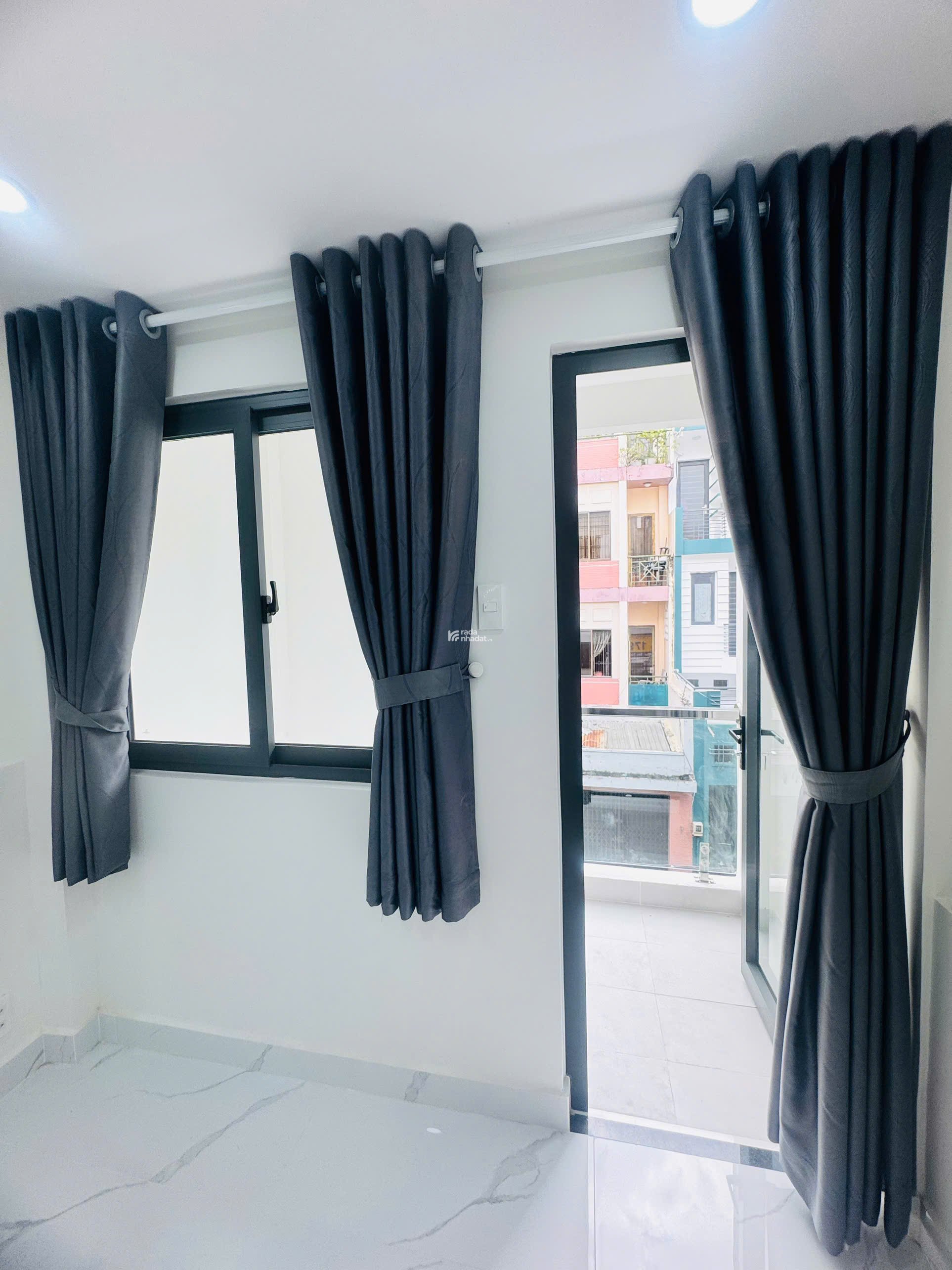 Bán nhà mặt tiền đường Nhật Tảo Quận 10 dt( 3 x 13m) giá 10.8 tỷ