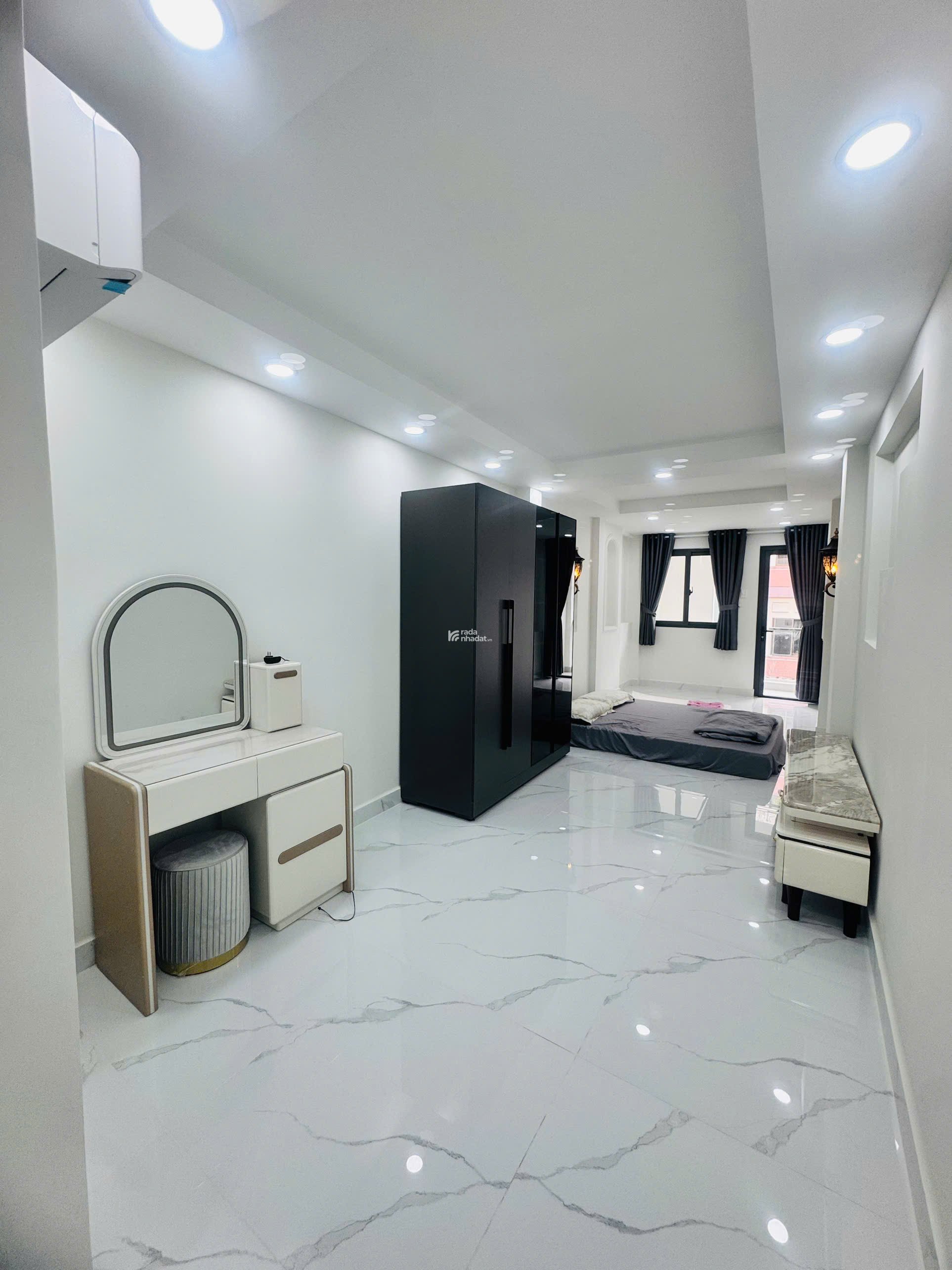 Bán nhà mặt tiền đường Nhật Tảo Quận 10 dt( 3 x 13m) giá 10.8 tỷ